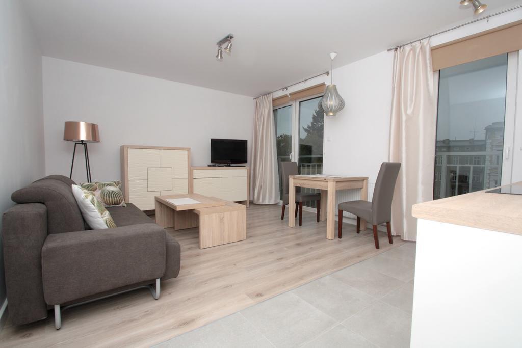 100-Sio Apartamenty คอซซาลิน ภายนอก รูปภาพ