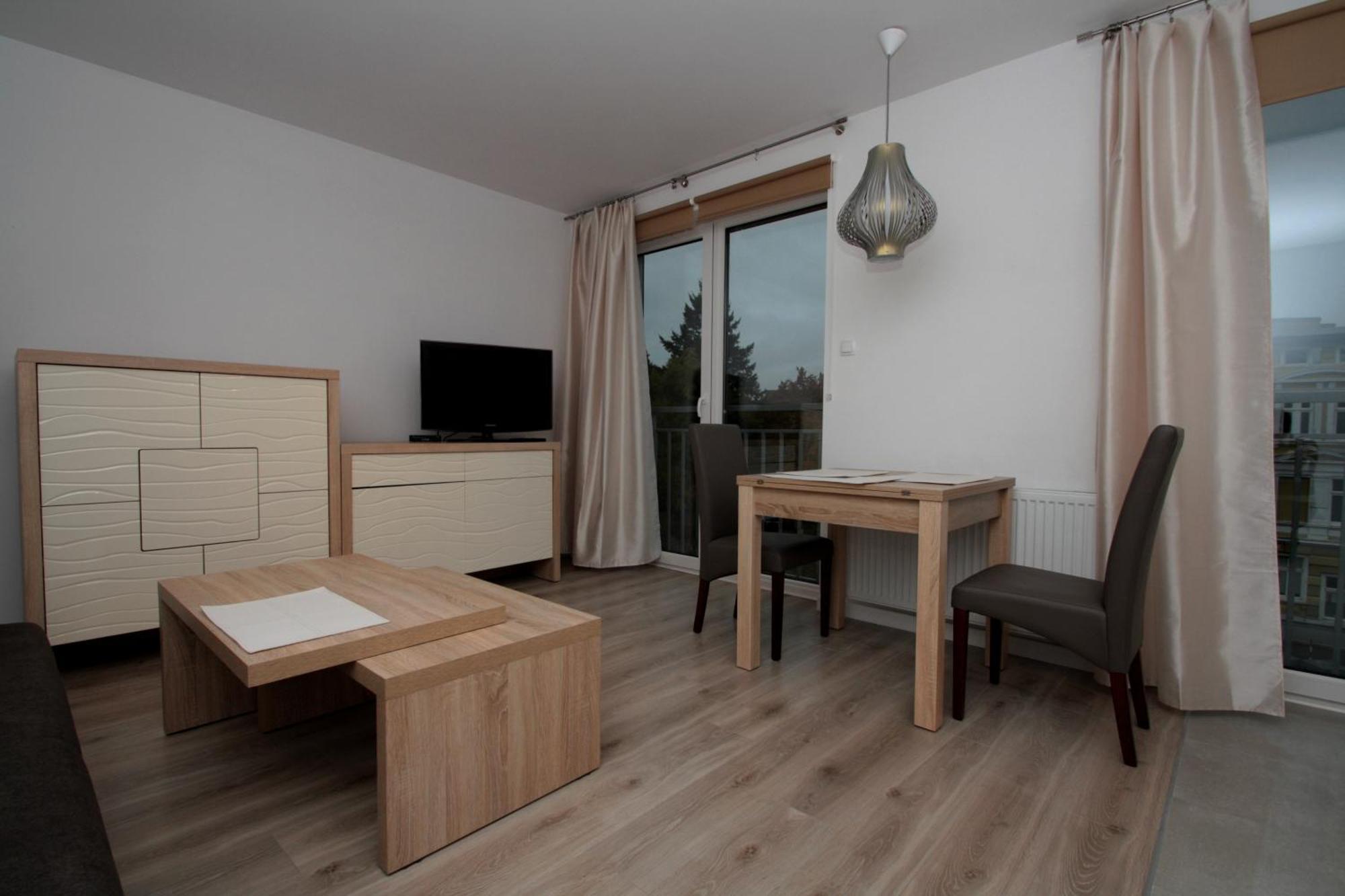 100-Sio Apartamenty คอซซาลิน ภายนอก รูปภาพ