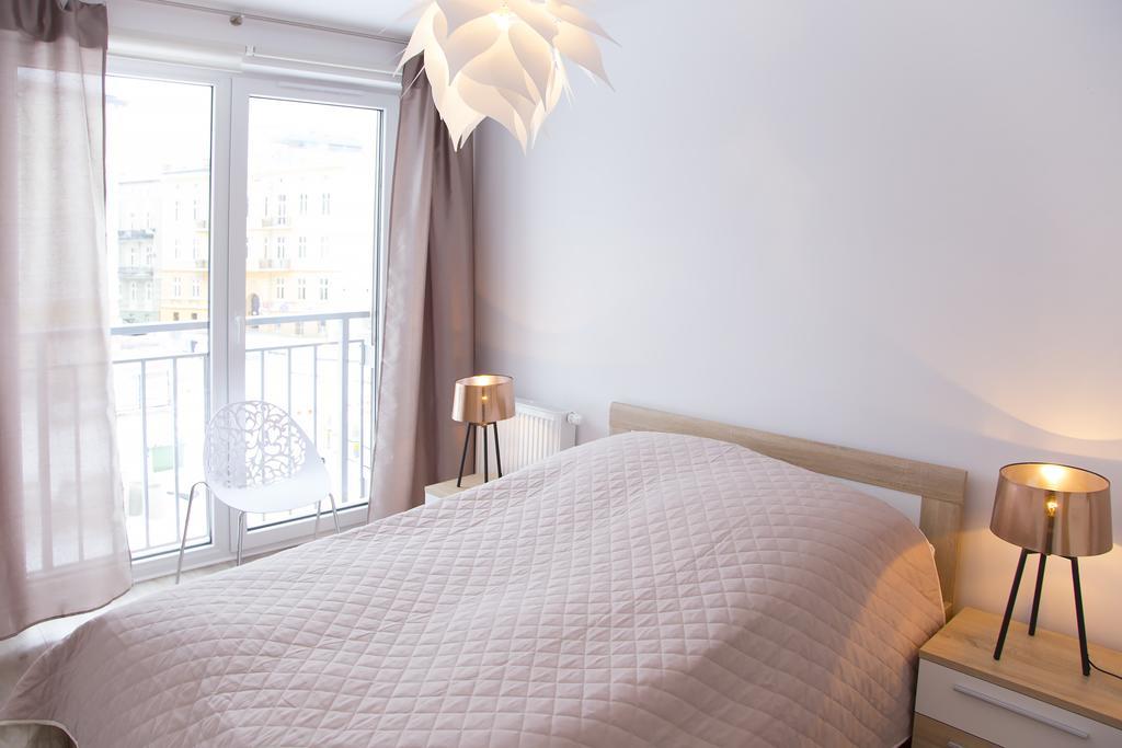 100-Sio Apartamenty คอซซาลิน ภายนอก รูปภาพ